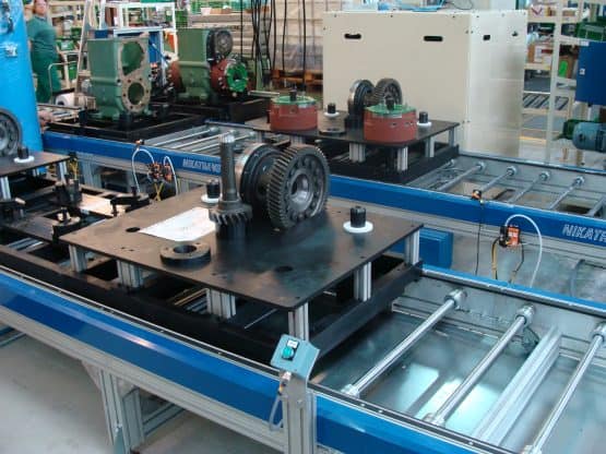 Skid for roller conveyors